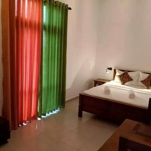 Deluxe Double Room thumbnail 2