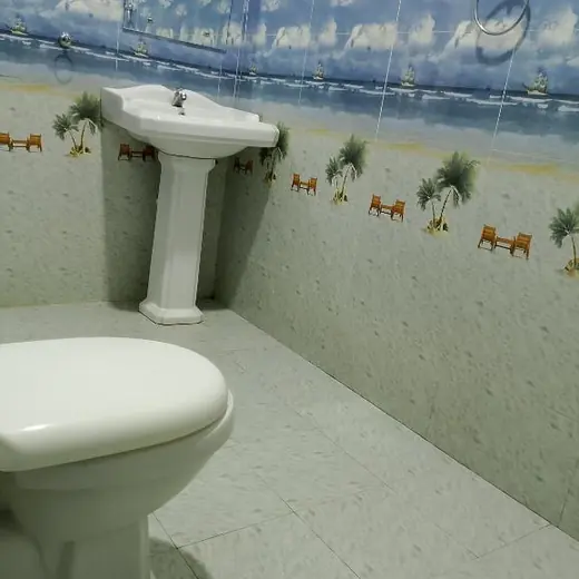 Bathroom thumbnail 1